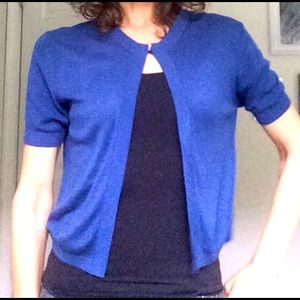 Blue crop short sleeve sweater